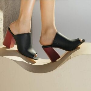 NWOT MATT&NAT Susie in Black Mules size 7